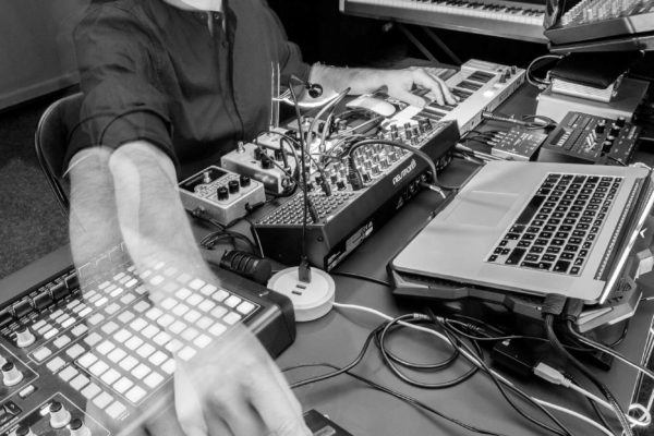 Ampscent – Jacek Doroszenko working in the studio